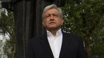 AMLO acudió este domingo al monumento a Lázaro Cárdenas del Río
