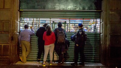 Negocios del Centro Histórico de la capital cerraron antes de lo habitual o atendieron con las cortinas abajo