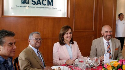 Margarita Zavala se reunió con miembros de la Sociedad de Autores y Compositores de México.