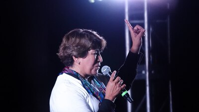 La maestra Delfina celebró su virtual victoria desde el domingo; en un mensaje agradeció a sus seguidores