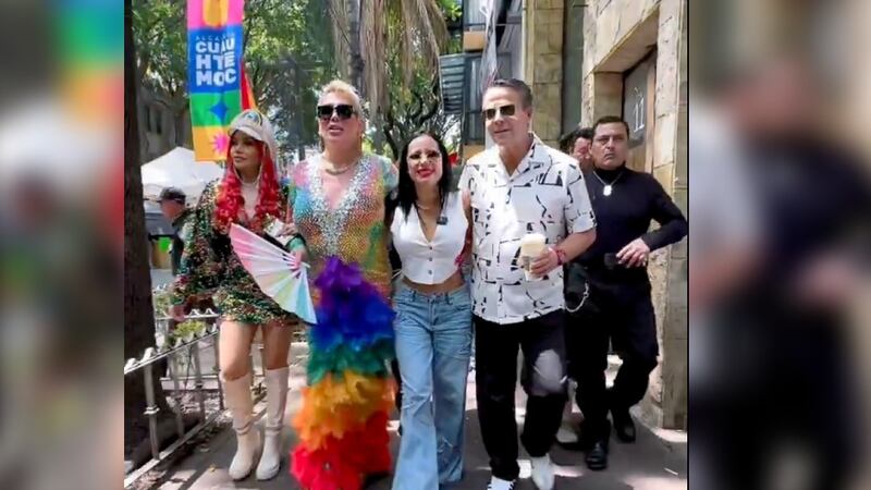 Sandra Cuevas llega acompañada de ‘Jessica Esotérica’ y Alfredo Adame a la Marcha LGBTTTIQ+