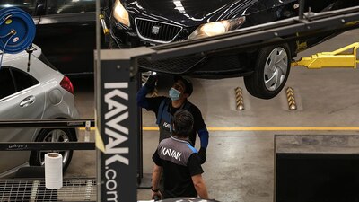 La empresa dedicada a la venta de vehículos lanzó ofertas de empleo