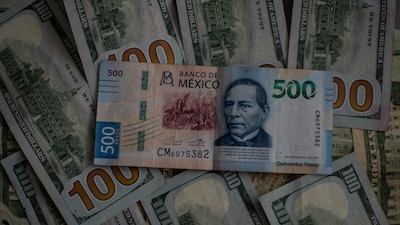 La apreciación del peso mexicano ante el dólar es de 0.26%, de acuerdo con Bloomberg