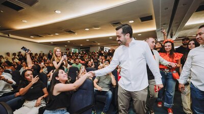 El candidato se reunió con alumnos de la Universidad Panamericana
