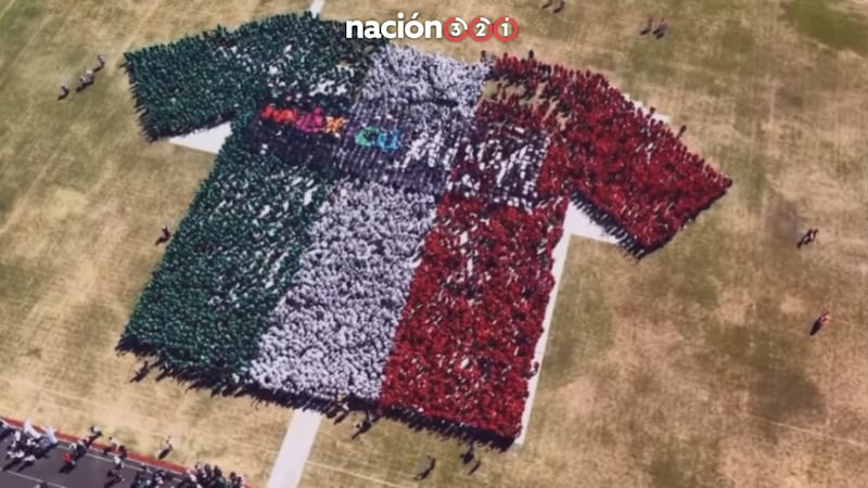 México rompe el Récord Guinness de la ‘playera humana de futbol más grande del mundo’