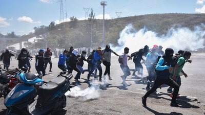 Señalaron que hay 20 estudiantes que resultaron con lesiones tras confrontarse con la GN