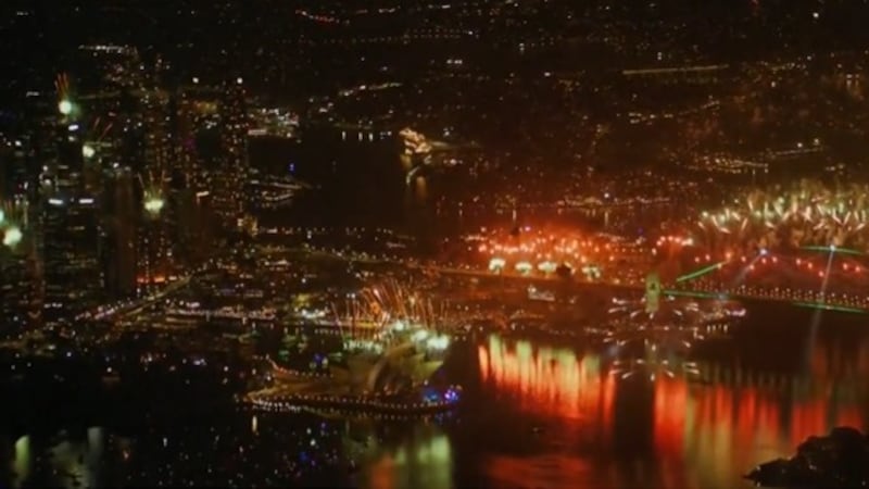 VIDEO: Así fue el espectáculo de fuegos artificiales en Sydney para recibir el 2026