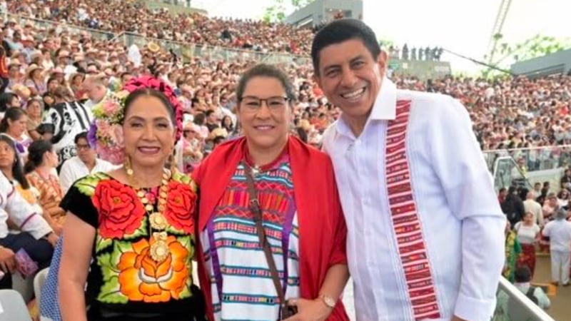 Captan a Lenia Batres en la Octava del Lunes del Cerro de la Guelaguetza 2026