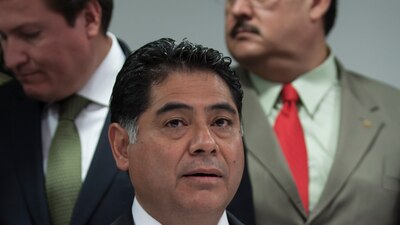 El priista es investigado por presunto daño patrimonial