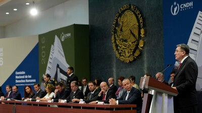 Frente al gabinete presidencia, el titular de la CNDH lamentó que 2016 no fue un buen año para su comisión.