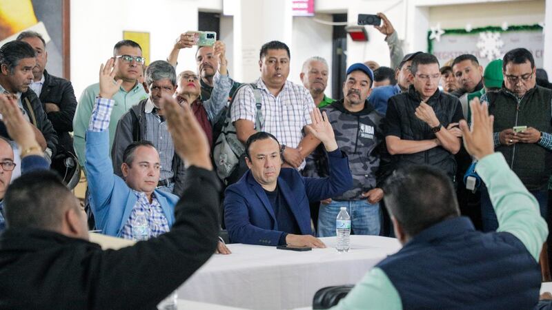 Acusan a 10 regidores de Tepic por sesión ilegal; denuncian irregularidades en presupuesto 2025