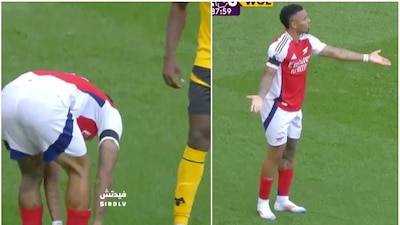 El futbolista del Arsenal se quejó por el tocamiento indebido de su rival
