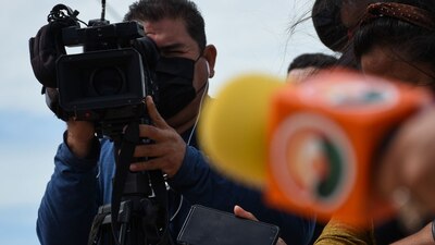 El periodista fue asesinado al salir de una fonda en Sonora