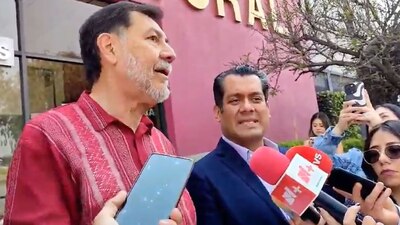 Noroña acudió al INE para presentar la queja contra Gálvez