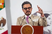 Zoé Robledo pide perdón a padres de los 5 bebés fallecidos en IMSS de Durango