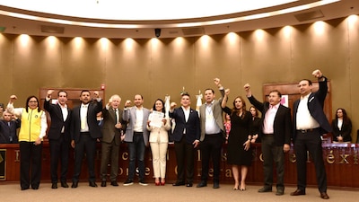 Representantes del PRI, PAN y PRD acompañaron a Alejandra Del Moral