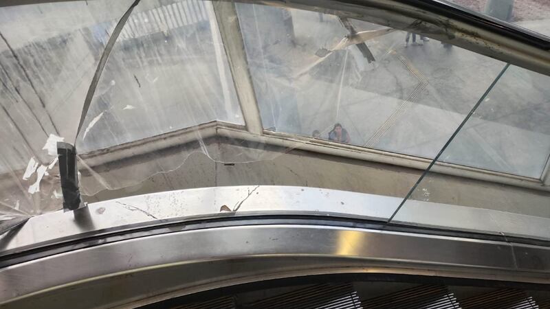 Separan a 3 funcionarios por caída de niña en Cetram Periférico Oriente