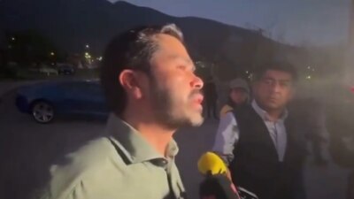 El candidato se reunió con estudiantes de periodismo