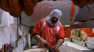 Una empresa de Quebec está buscando carniceros mexicanos para trabajar 3 años