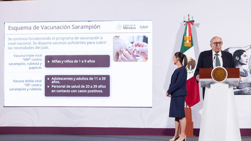 En lo que va de 2025, México suma 43 casos importados de sarampión y 288 de tos ferina