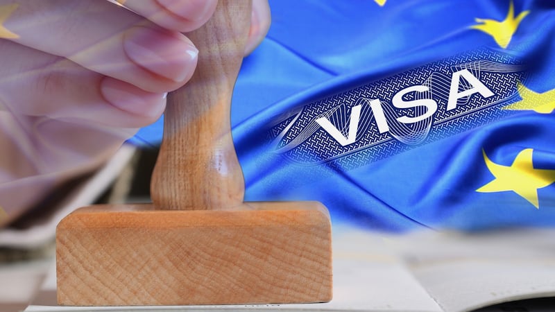 EU anuncia la suspensión de visados a los ciudadanos afganos