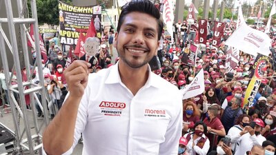 El alcalde de 'Neza' cuenta con una licenciatura en ciencias políticas y administración pública