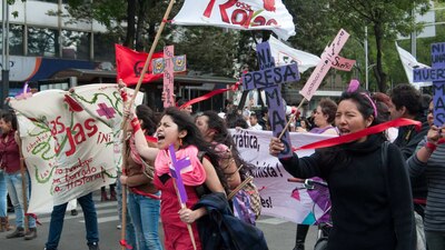 Mujeres marchan para exigir respeto e igualdad