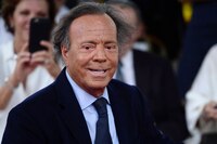 Investigan al cantante Julio Iglesias por presuntas agresiones sexuales contra 2 trabajadoras
