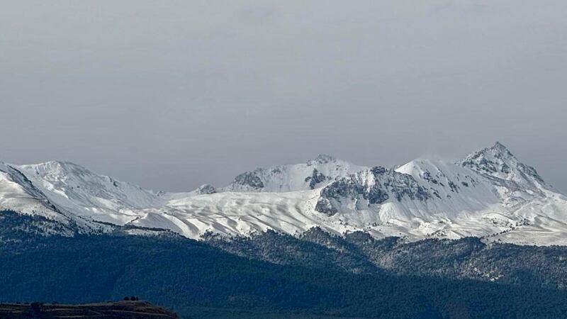 FOTOS: Entre granizo y Nieve, así deja ver su esplendor el Nevado de Toluca