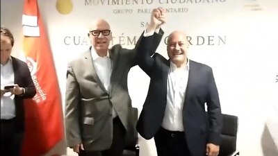 Tras semanas de polémicas, ambos se tomaron de la mano