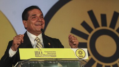 El gobernador de Michoacán dijo que quiere encabezar el proyecto del PRD en 2018