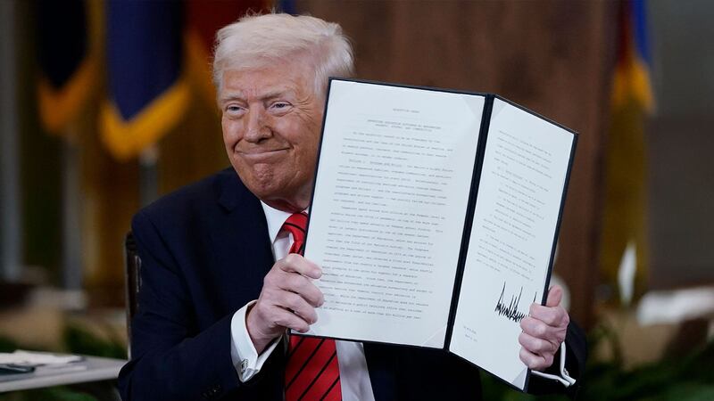 Trump ordena un plan para eliminar el Departamento de Educación