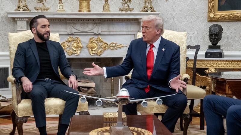 Trump pide a Bukele construir más cárceles para encerrar incluso, a estadounidenses