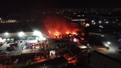 Las autoridades arribaron al sitio para combatir el incendio