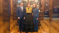 La diseñadora muxe Elvis Guerra se reúne con Sheinbaum y García Harfuch tras ataque en su casa