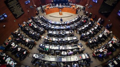 Con 86 votos a favor, 42 en contra y 0 abstenciones, los senadores aprobaron en lo general y en particular esta minuta