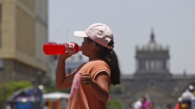 Debido a que el salón de clases se quedó sin are acondicionado