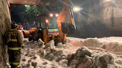 Se formó un bloque de hielo, afectando un paso a desnivel en Tlalnepantla