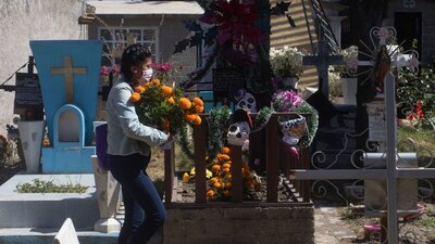 Los panteones estuvieron cerrados hace un año debido a la pandemia de COVID-19