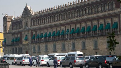 Que se encargaba la limpieza en la oficina del presidente