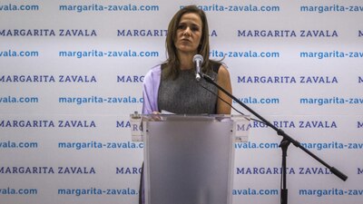 Margarita Zavala dijo que ha hecho grupos de enfoque que la visualizan detrás de un atril y con papeles en la mano