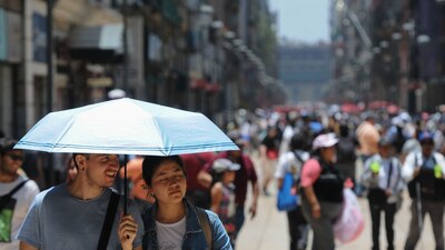 Este lunes los paraguas podrían ser usados como sombrillas