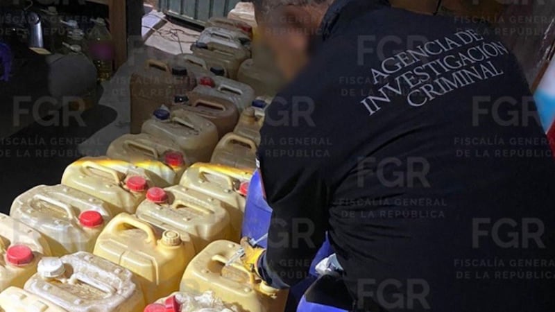 Aseguran una ‘tiendita de abarrotes’ y huachicol, en Hidalgo