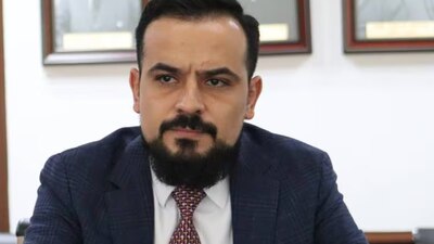 Según testigos sujetos que viajaban en una moto llegaron a la zona y uno de ellos disparó