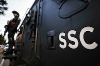 Detienen a dos presuntos narcomenudistas en Xochimilco con más de 170 dosis de droga