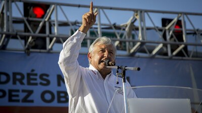 AMLO plantea pedir la suspensión de la construcción del nuevo aeropuerto inmediatamente al ganar la elección presidencial