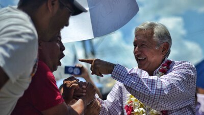 El aspirante pidió olvidarse de los 'pleitos' hasta después de las elecciones presidenciales
