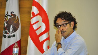 El excandidato presidencial dice que la nueva Ley de Austeridad viola la Constitución