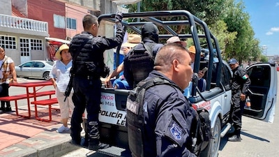 Los imputados pusieron una camioneta con venta de papas.