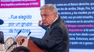 El Tribunal determinó que las expresiones de AMLO minimizan la trayectoria política de Gálvez